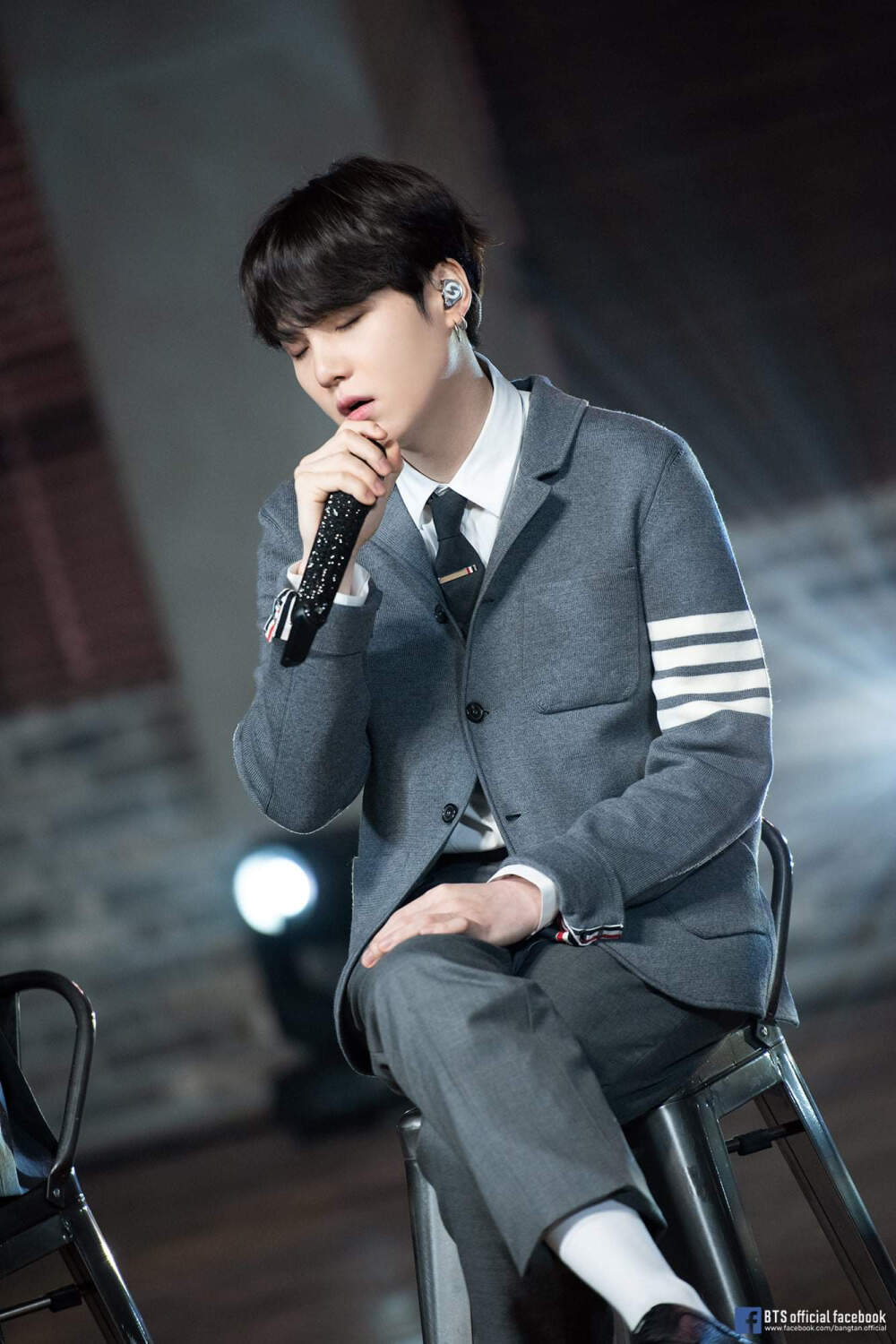 闵玧其
210309 官推➕小蓝书