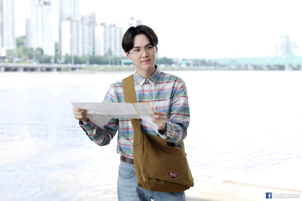 闵玧其
210309 官推➕小蓝书