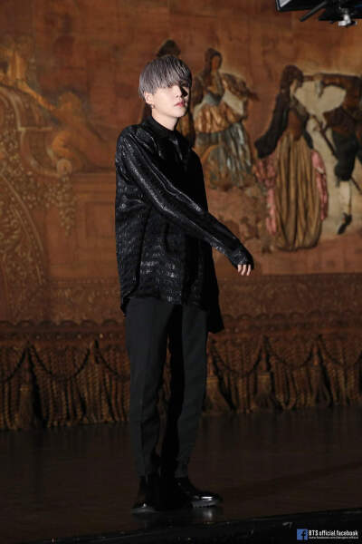 闵玧其
210309 官推➕小蓝书