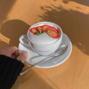 ᵀʰᵉ ʷᵒʳˡᵈ ⁱˢ ᵃ ˡⁱᵗᵗˡᵉ ᵇⁱᵗᵗᵉʳ / ᴵ ʷᵃⁿᵗ ᵗᵒ ᵍⁱᵛᵉ ʸᵒᵘ ˢᵒᵐᵉ ˢʷᵉᵉᵗⁿᵉˢˢ.
    这个世界有点苦，我想给你一点甜。 ​​​