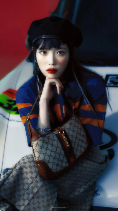 IU | W Korea
cr:边五爷