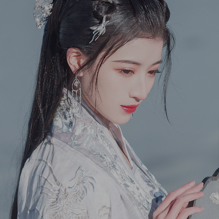 女头 汉服 自截 古风 拿图扣1