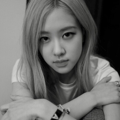 ᴼᴺ ᵀᴴᴱ ᴳʳᵒᵘⁿᵈ