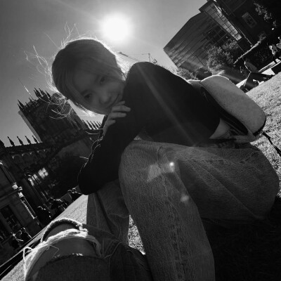 ᴼᴺ ᵀᴴᴱ ᴳʳᵒᵘⁿᵈ