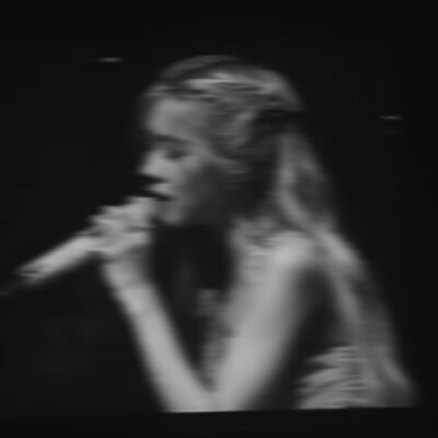 ᴼᴺ ᵀᴴᴱ ᴳʳᵒᵘⁿᵈ