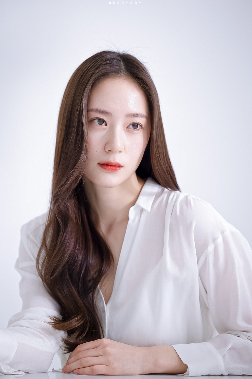 郑秀晶 Krystal cr：BerryKry1994
发光的美貌