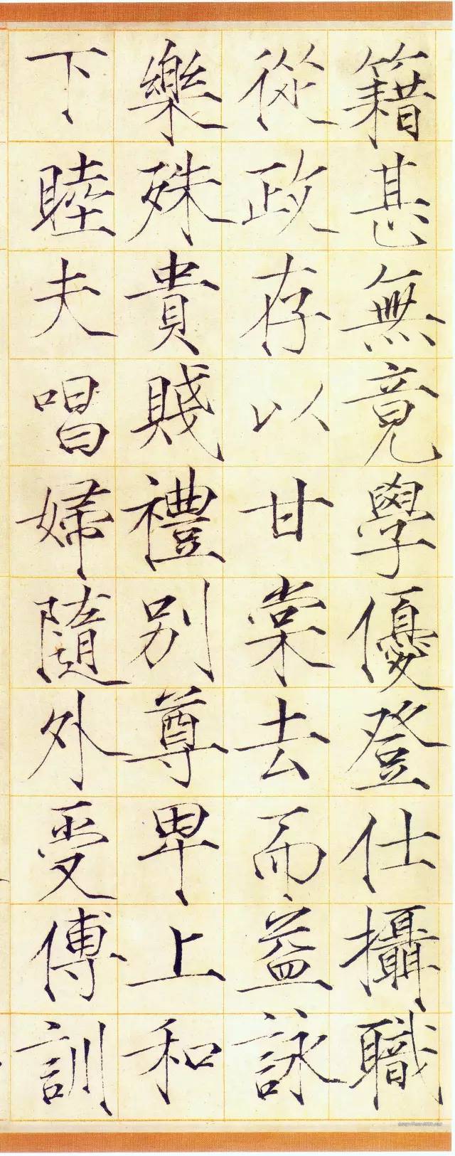 此卷《千字文》，为宋徽宗赵估于崇宁三年（1104年）二十三岁时书赐童贯。朱丝界栏，素笺本，纵三十点九厘米，横三百二十二点一厘米，楷书，字大寸许，每行十字，前后百行。此卷原为清宫旧藏，著录于《石渠宝笈初编》，现藏上海博物馆。
这是赵佶以其最具个人风格之“瘦金体”书写，整体匀整峭拔，筋骨挺劲，清爽润朗，飘逸灵动，正所谓“铁画银钩”。此种书体取法唐代薛稷、薛曜，把楷书中瘦劲一路发挥到了极致，带有很强的装饰性，成为具有鲜明个人风格的一种书体。