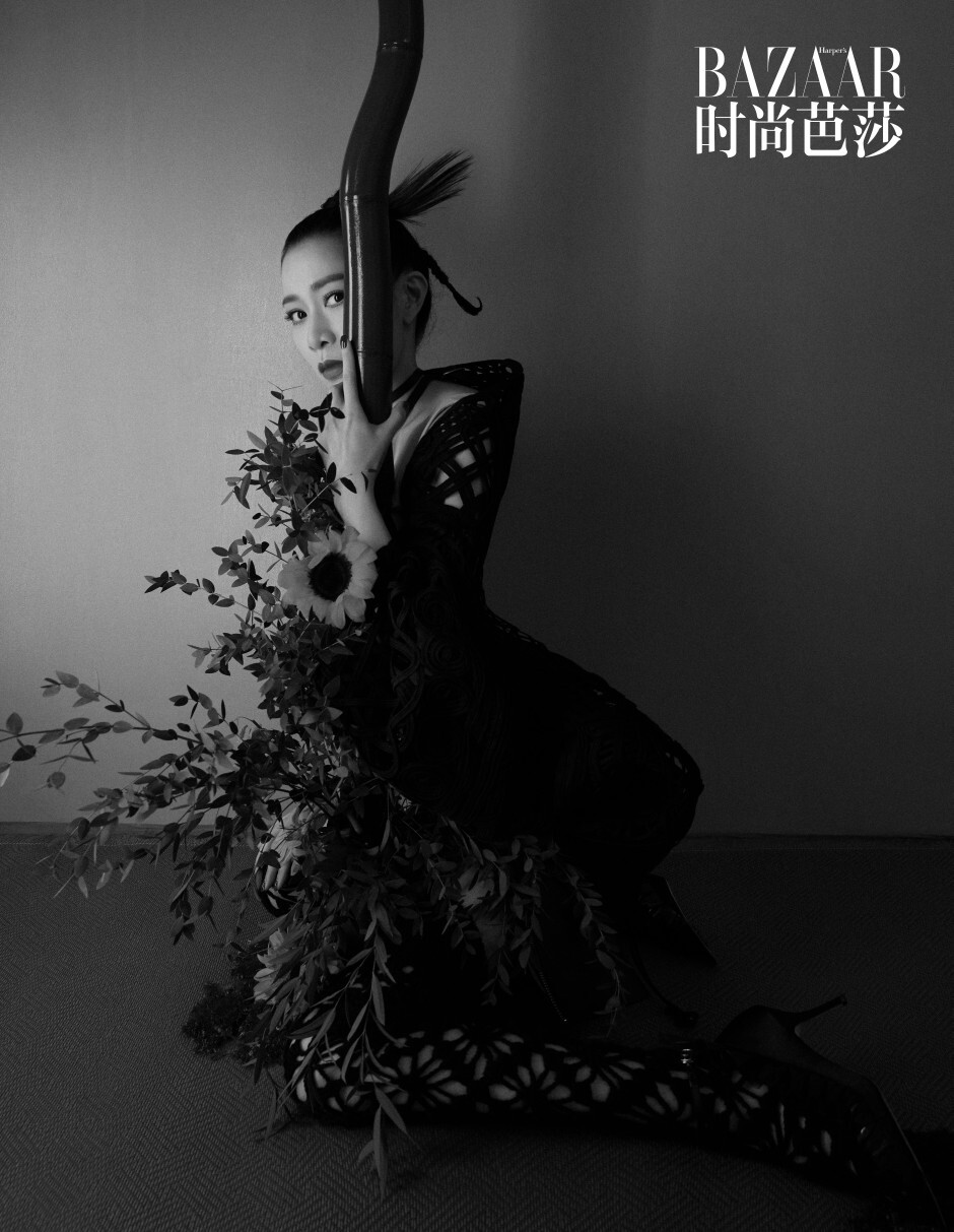 佘诗曼|时尚芭莎
20210319物料