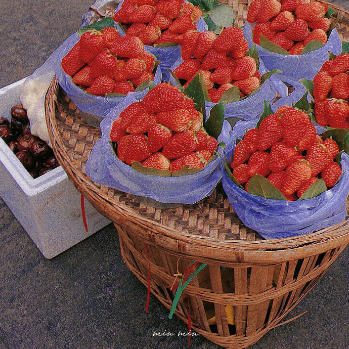 ᵂʰᵉⁿ ʸᵒᵘ'ʳᵉ ⁱⁿ ᵃ ᵇᵃᵈ ᵐᵒᵒᵈ, ᵍᵒ ᵗᵒ ᵗʰᵉ ˢᵘᵖᵉʳᵐᵃʳᵏᵉᵗ ᵗᵒ ʰᵉᵃʳ ᵗʰᵉ ᵍᵒᵒᵈ ⁿᵉʷˢ .
心情不好就去超市听好消息。