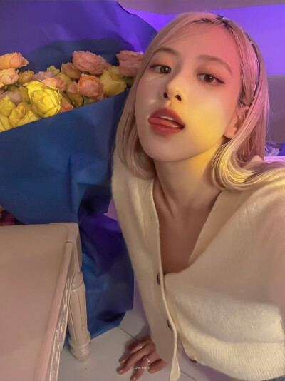 rose朴彩英壁纸背景图 ​