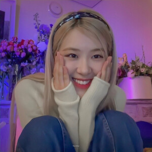 rose朴彩英壁纸背景图 ​