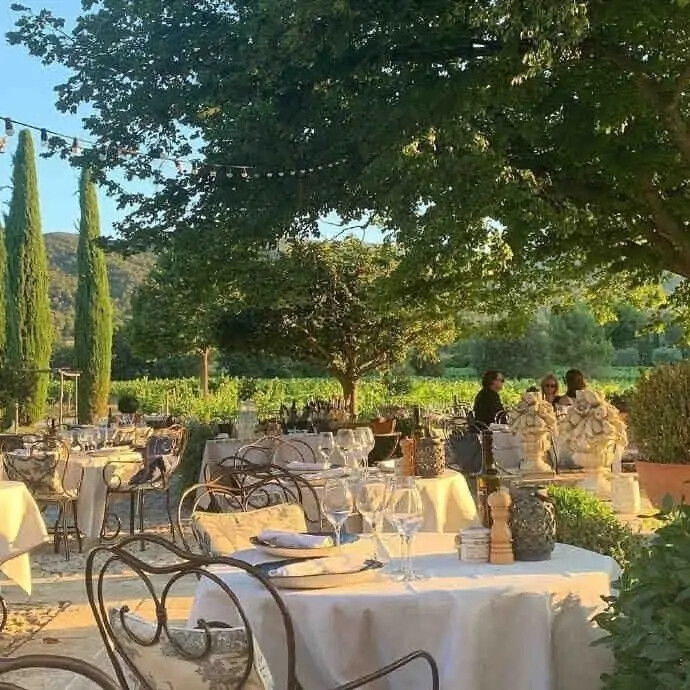 壁纸/
凌晨四点钟，我看见海棠花未眠。总觉得这时，你应该在我身边。
