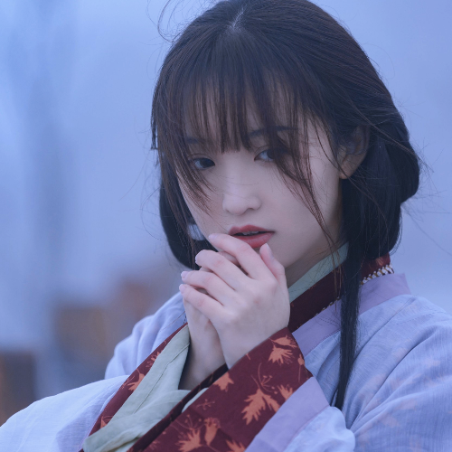 “四季花常在，九州事尽知。”
秦软玉の自截 禁二传二改
汉服头像/古风女头/古风真人