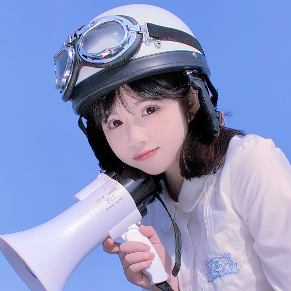 “春天应该暗恋一个人，然后夏天和他私奔。” ​​​
日系头像/文艺女头/仙气女头
秦软玉の自截 禁二传二改