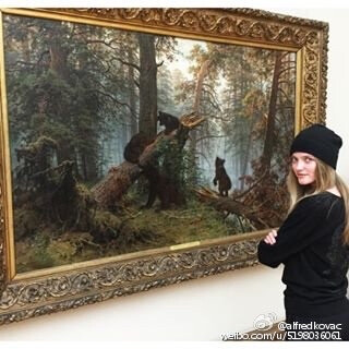 Vlada同志也去美术馆看画了，这幅画是俄国巡回展览画派著名画家Ива́н Ива́нович Ши́шкин的名作 Утро в сосновом лесу。Ши́шкин（图6）一生专注于画西伯利亚的森林，风…