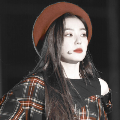 
“你再多看我一眼多好啊，
这样我就有理由wen你了”