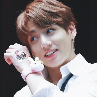 第一张RabbiKook_97
第二张morethanever_jk
第三张onthepath_97
第四张madein1997
第五张AUNT_POTATO_