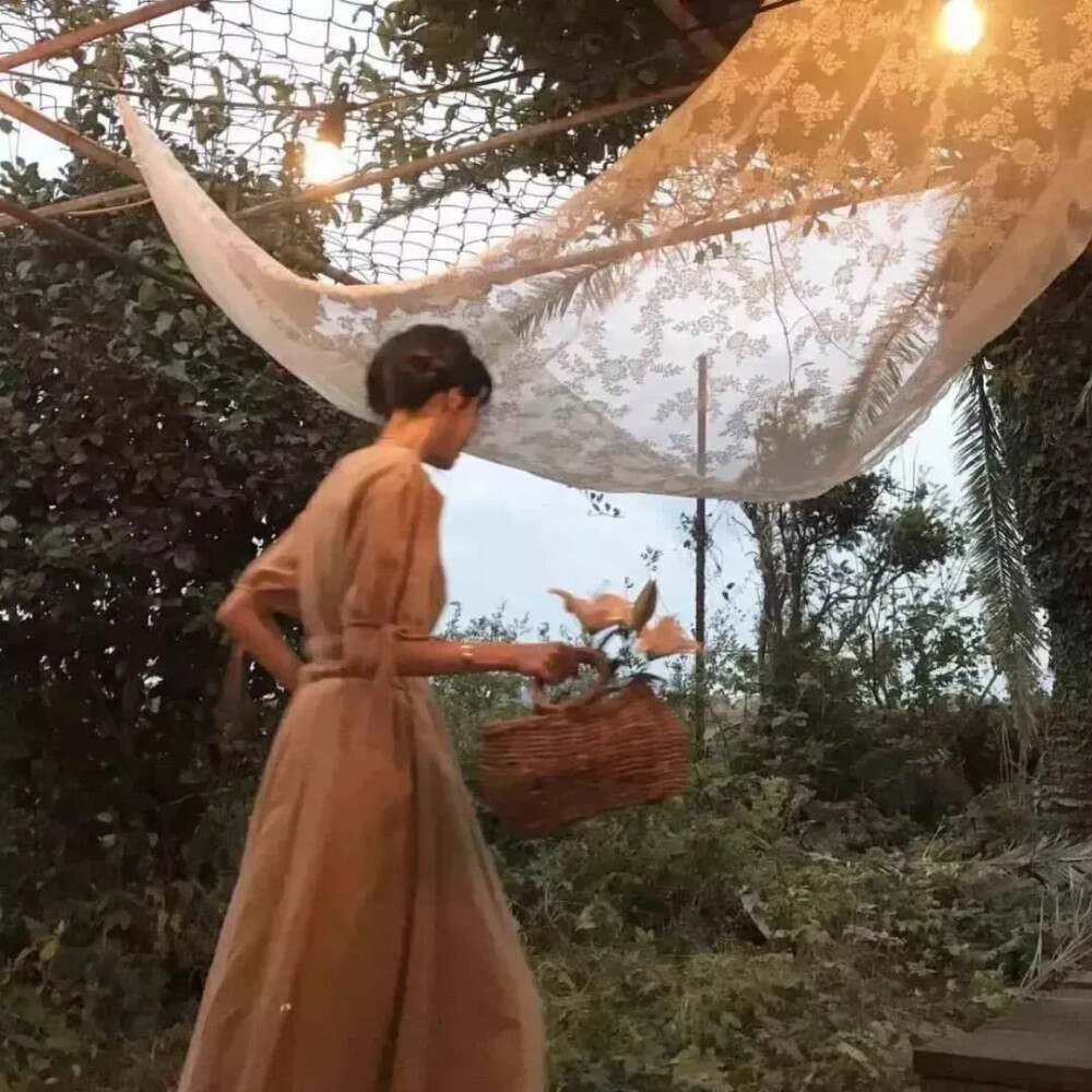 欧美/成熟风女头
“这一次，换我来守护你。”