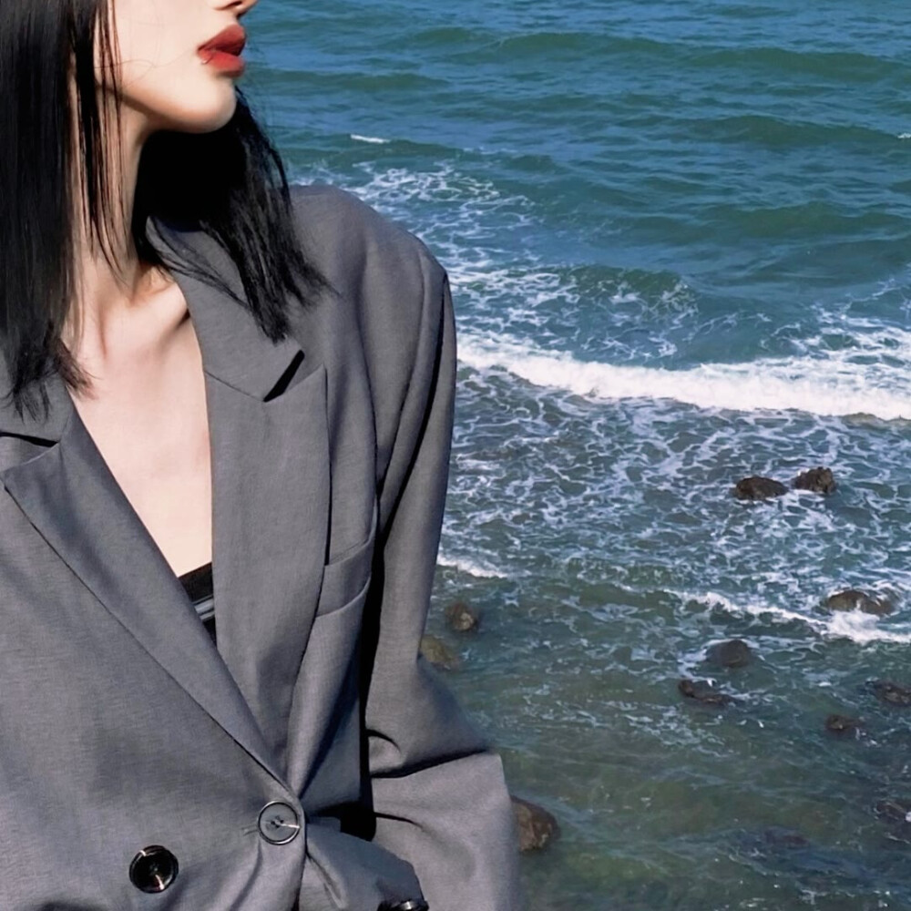 欧美/成熟风女头
“这一次，换我来守护你。”