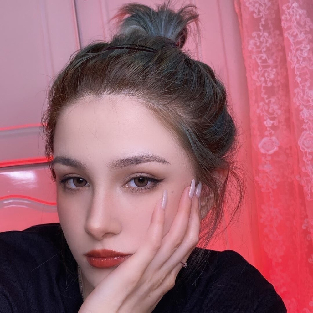 欧美/成熟/优质女头
“星星正在发光 ”