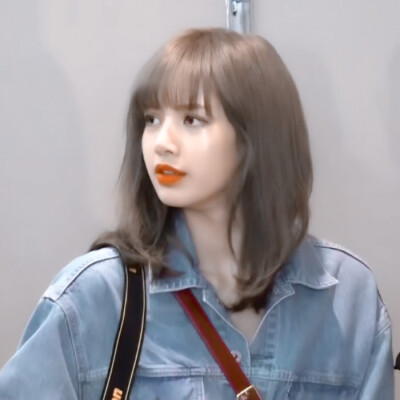 Lisa 原截©️小黄君