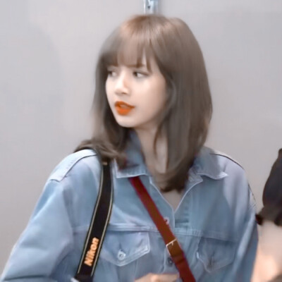 Lisa 原截©️小黄君