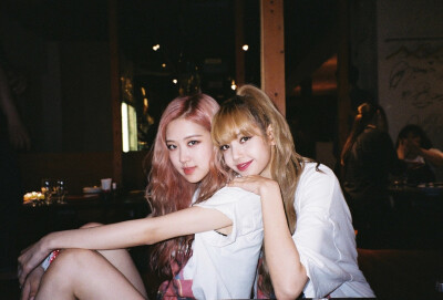 ROSÉ & LISA