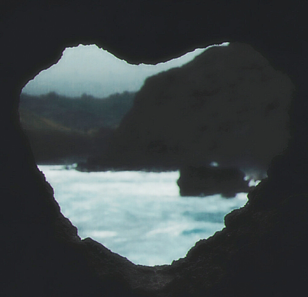  / 海 / 山 / 雪 / 你 /
赵美延 Gidle
经年辰景
原截 左也
