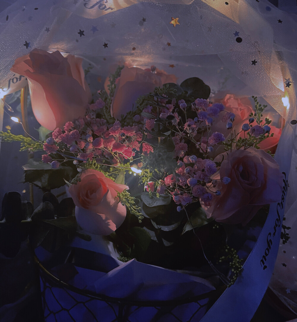 人们把难言的爱都埋入土壤里