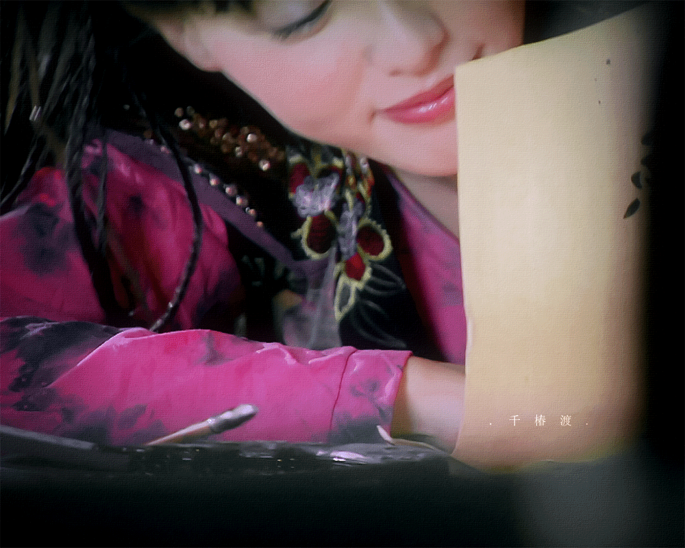 唐嫣 | 紫萱
cr:千椿渡