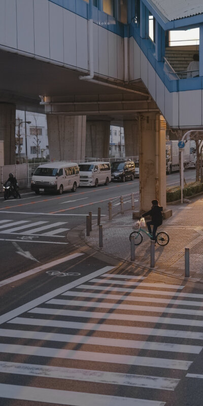 景色壁纸
景色/壁纸/实景/云朵/绝美/橙色
礼貌抱图