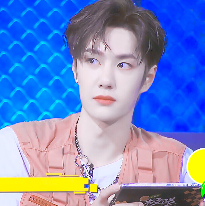 -惊呆了啵啵！
#王一博
◎林榆潇
王一博
P1.2cr.江纪然
3.6cr.不是雾
贴纸.宋瑜