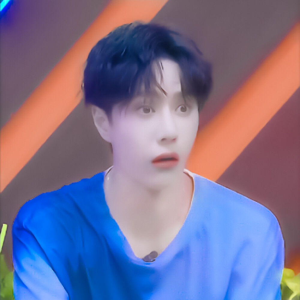 -惊呆了啵啵！
#王一博
◎林榆潇
王一博
P1.2cr.江纪然
3.6cr.不是雾
贴纸.宋瑜