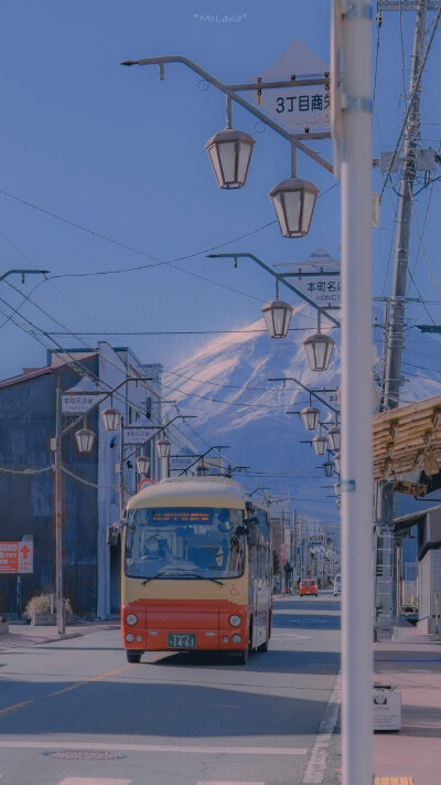 富士山的日出 ​​​
摄影：@MoLana