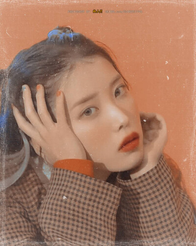 IU | W Korea
cr:阿橘橘酱哒