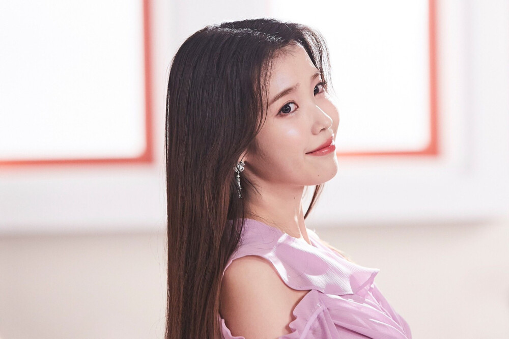 IU李知恩
IU 5th Album ’LILAC’