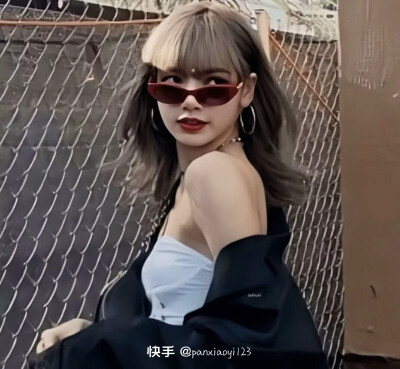 My Lisa.
My baby.
????? ??????