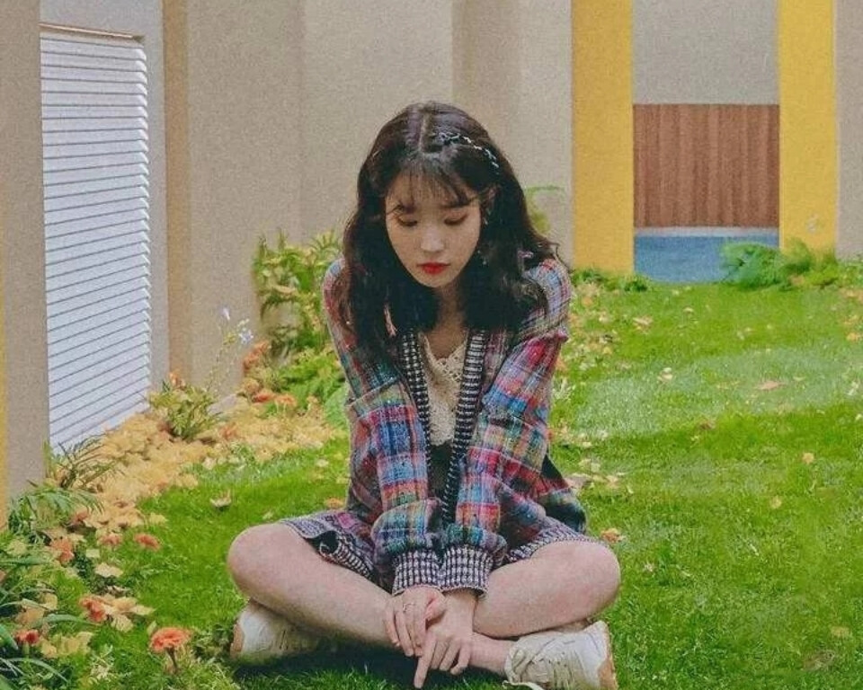 IU