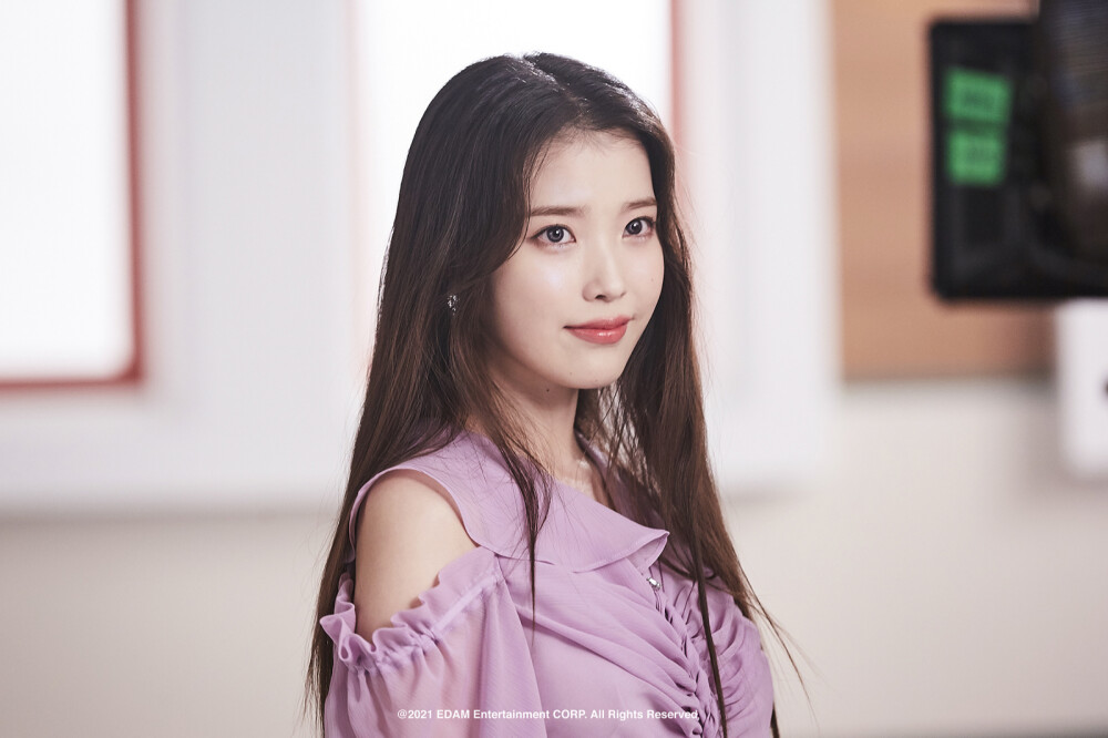 IU李知恩
IU 5th Album ’LILAC’