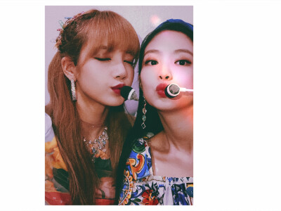 Jennie & Lisa