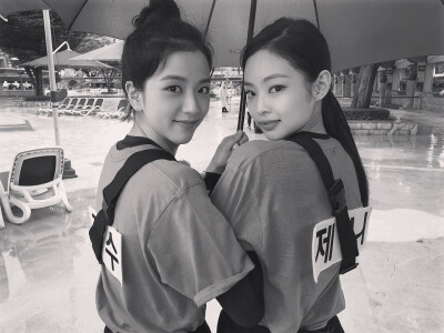 Jisoo & Jennie