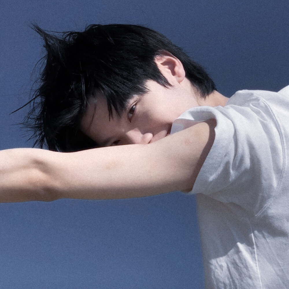 鞠婧祎张人0赞评论6更多