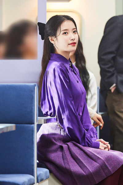 IU 〈LILAC〉