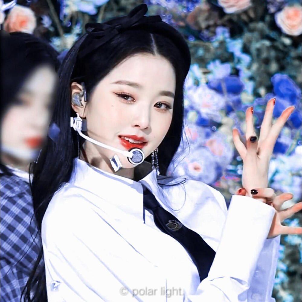 ‖天 鹅 公 主‖
张元英‖宋卿乐。
原图暮雨潇潇