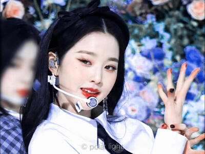 ‖天 鹅 公 主‖
张元英‖宋卿乐。
原图暮雨潇潇