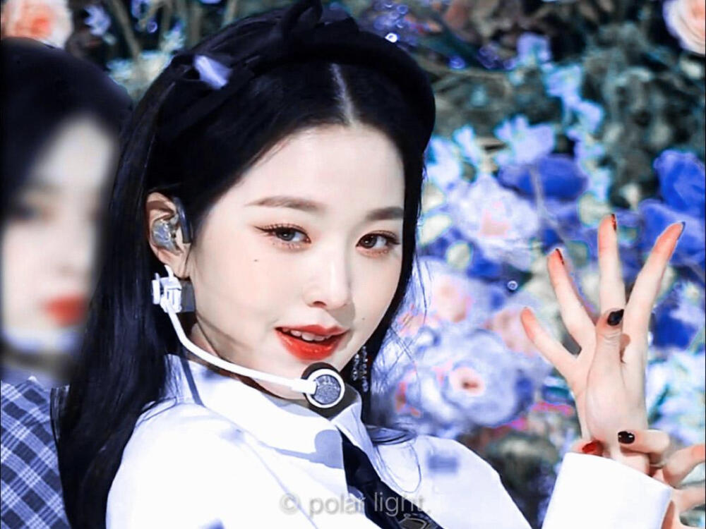 ‖天 鹅 公 主‖
张元英‖宋卿乐。
原图暮雨潇潇