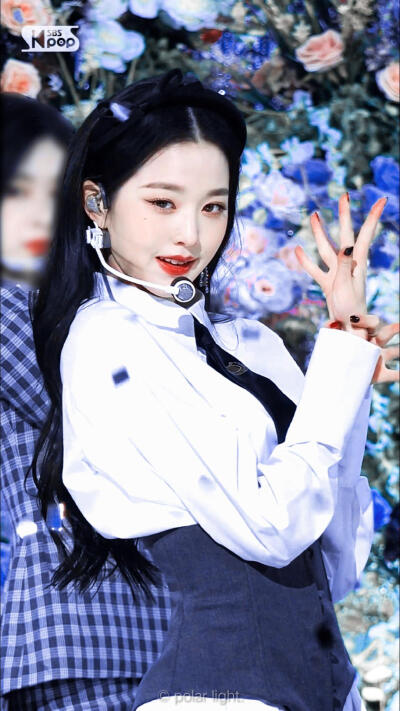 ‖天 鹅 公 主‖
张元英‖宋卿乐。
原图暮雨潇潇