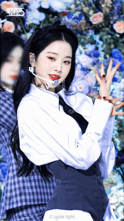 ‖天 鹅 公 主‖
张元英‖宋卿乐。
原图暮雨潇潇