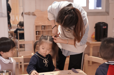 德瑞幼儿园每一个老师都是那么有爱，蒙台梭利的“爱和自由”真的不是说出来的，而是做出来的！