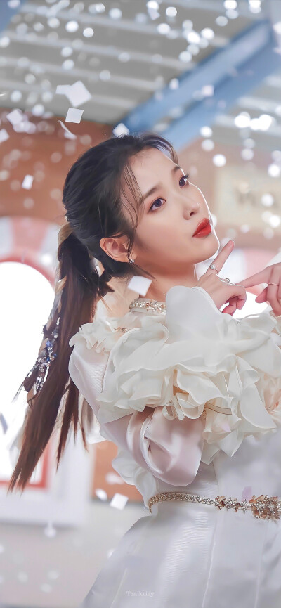 IU | LILAC花絮
cr:Tea-Krisy